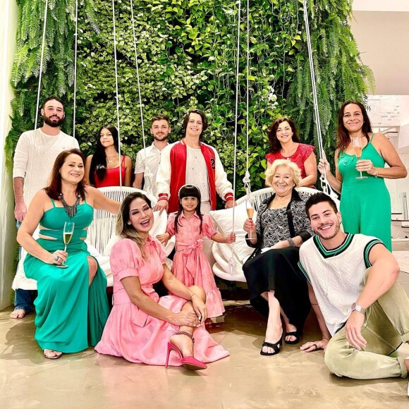 Arthur Aguiar e Maíra Cardi voltaram a aparecer juntos nas redes sociais