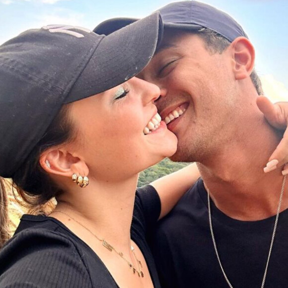 Larissa Manoela fez 22 anos e ganhou textão apaixonado de André Luiz Frambach