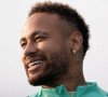 Neymar chamou a ex e a atual affair para festa de réveillon em sua casa em Paris, na França
