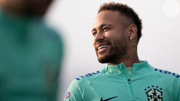 Neymar chamou a ex e a atual affair para festa de réveillon em sua casa em Paris, na França