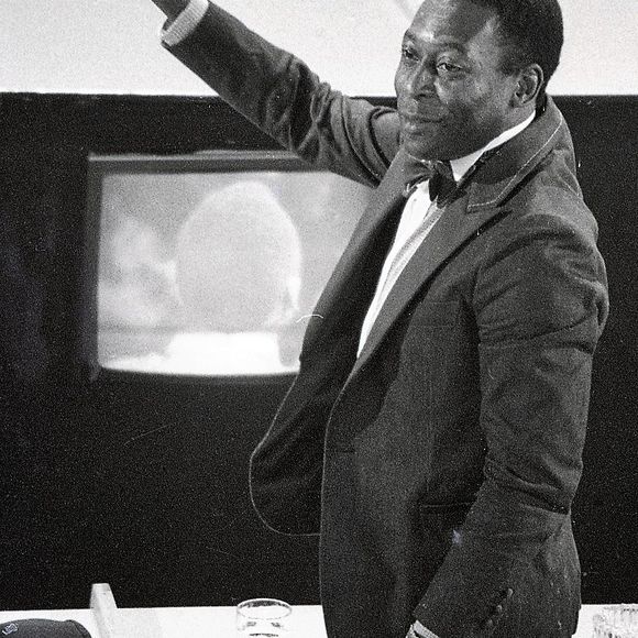 Pelé: família e direção do cemitério chegaram a um acordo a respeito da mudança do local do enterro do ex-jogador