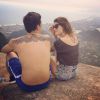 Di Ferrero se declarou para Isabelli Fontana durante passeio em Pedra Bonita, montanha do Rio de Janeiro, nesta segunda-feira, 5 de janeiro de 2015: 'Meu amor'