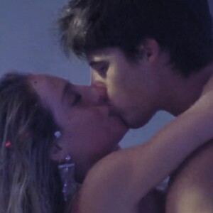 BBB 23: Bruna Griphao e Gabriel Fop protagonizaram um beijão na primeira festa da edição
