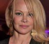 A atriz Pamela Anderson viralizou nas redes sociais após contar uma história sobre traição