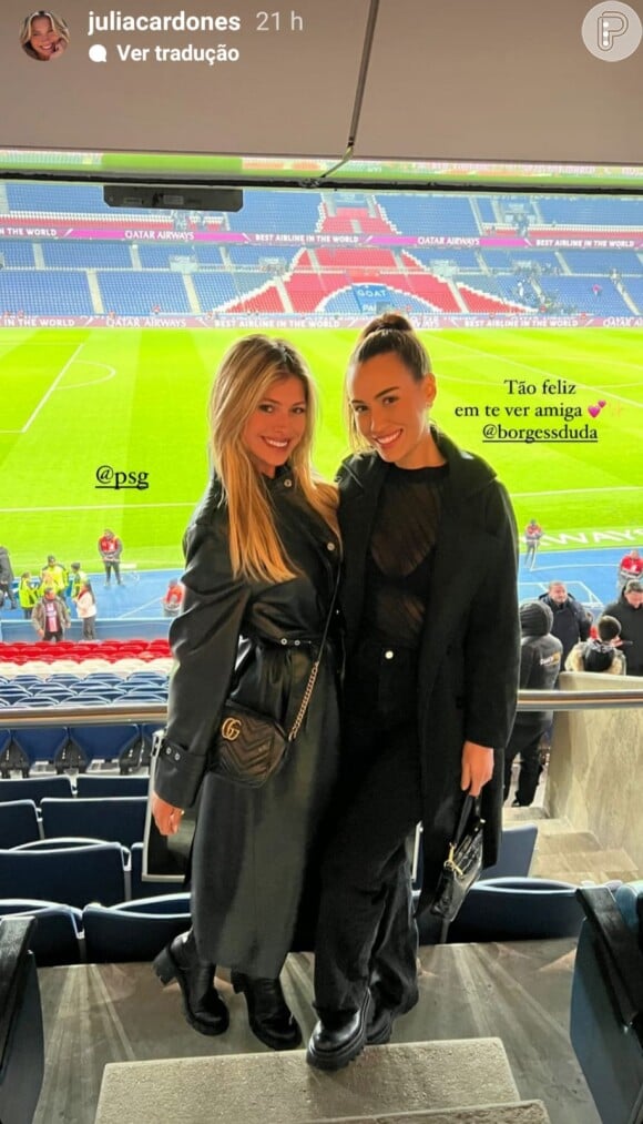 Julia Cardones foi ver o PSG com uma amiga em comum com Neymar