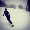 Juliana Paes pratica snowboarding em Mammoth Mountain, na Califórnia