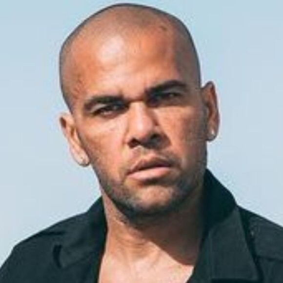 Daniel Alves é acusado de assediar sexualmente e estuprar uma jovem em uma boate na Espanha