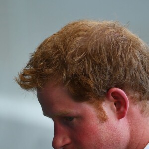 Príncipe Harry tem uma relação conturbada com a madrasta, Camilla Parker Bowles 