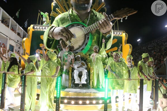 Arlindo Cruz no desfile do Império Serrano