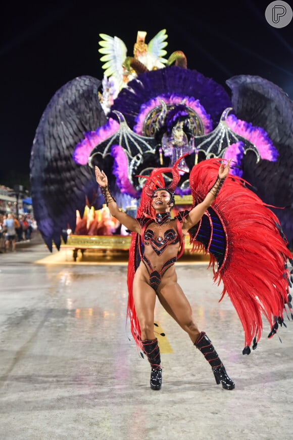 Dandara Mariana arrasou como musa do Salgueiro no carnaval 2023 em 20 de fevereiro de 2023