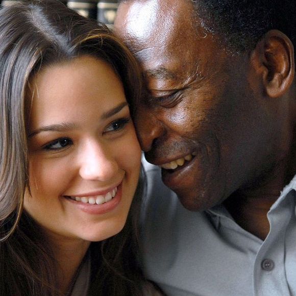 Filha mais velha de Assíria Nascimento, Gemina McMahon entrou com ação na 2ª Vara de Família e Sucessões de Santos para ser reconhecida como filha de Pelé