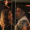 Ronaldo e Paula Morais namoram em bar do Rio