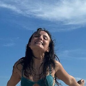 Larissa Manoela de biquíni: 'Minha melhor versão é perto do mar'
