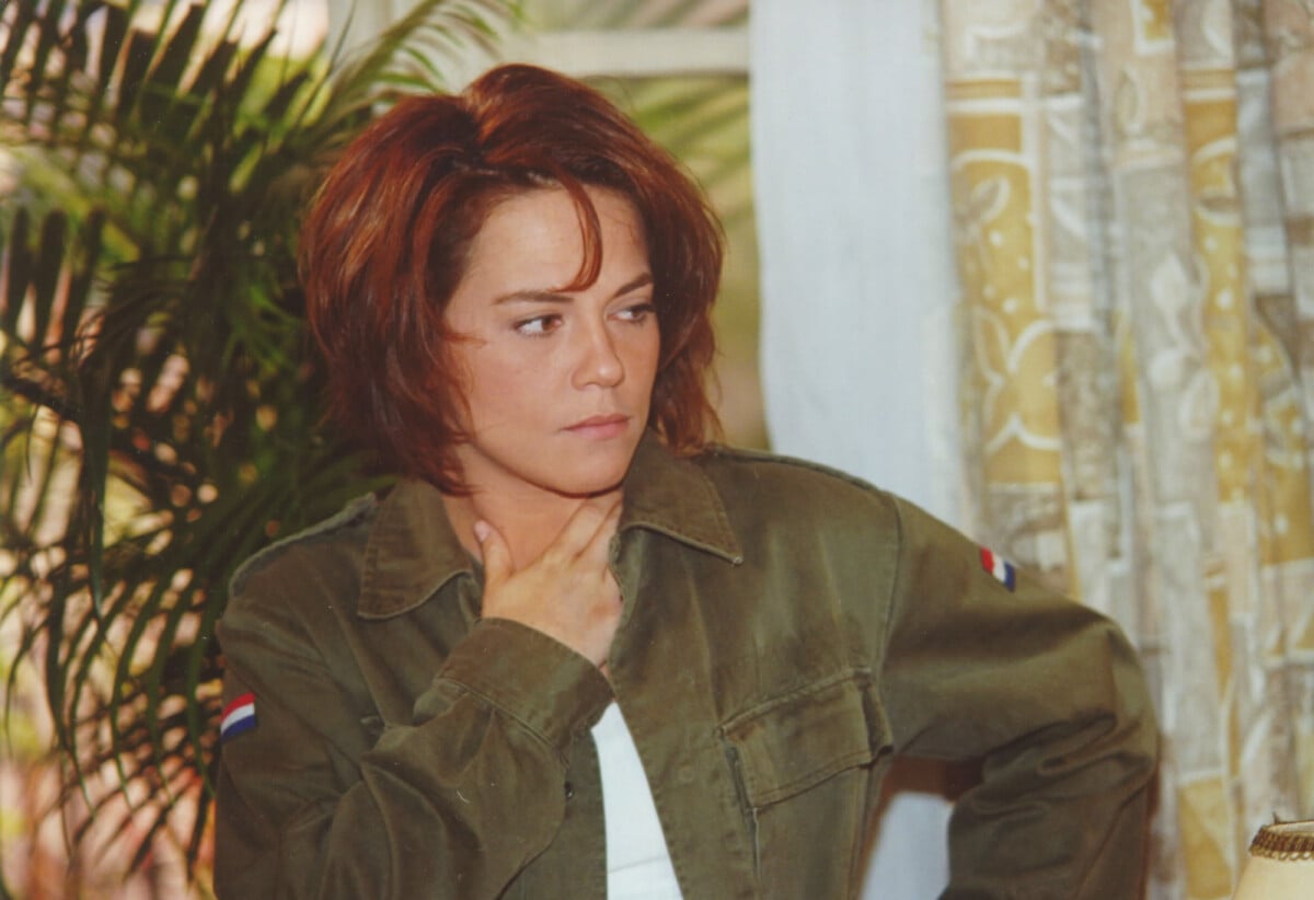 Foto Novela 'Uga Uga', com Viviane Pasmanter no elenco, era exibida na faixa das sete em 2000 Foto Novela 'Uga Uga', com Viviane Pasmanter no elenco, era exibida na faixa das sete em 2000