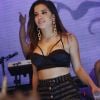 Anitta já começou a escolher as músicas do seu próximo CD e vai estrear no Carnaval de Salvador com o seu bloco