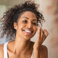Você sabe a diferença entre cosmético e dermocosmético? Descubra a função de cada um, como usar e dicas de produtos