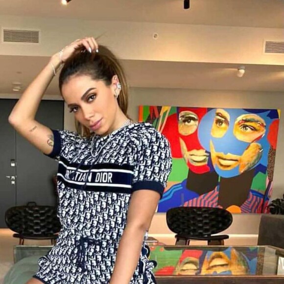 Anitta acusa a gravadora de não divulgar seus trabalhos