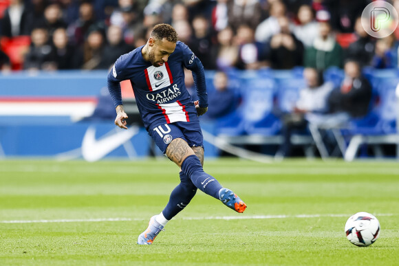 Neymar: apesar dos muitos rumores sobre um retorno ao Barcelona, o The Athletic garante que o brasileiro não sairá do clube francês porque quer finalizar sua carreira por lá