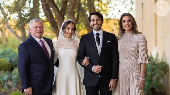 Vestido de noiva Dior, tiara de diamantes e mais: o casamento de luxo de Princesa Aman, filha de rainha Rania