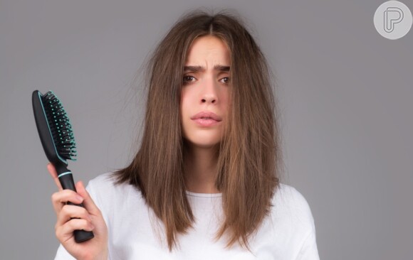 Nada de frizz! 6 itens que você precisa testar para amenizar este efeito do cabelo