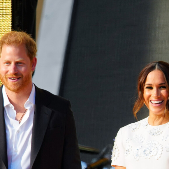 Harry e Meghan também querem uma menção ao aniversário do filho, Archie