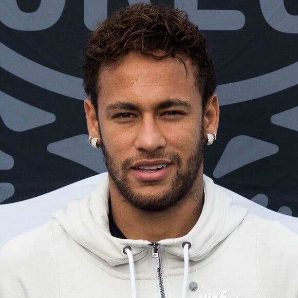 Neymar se recupera de cirurgia no tornozelo feita em março de 2023 após romper os ligamentos durante jogo do Campeonato Francês