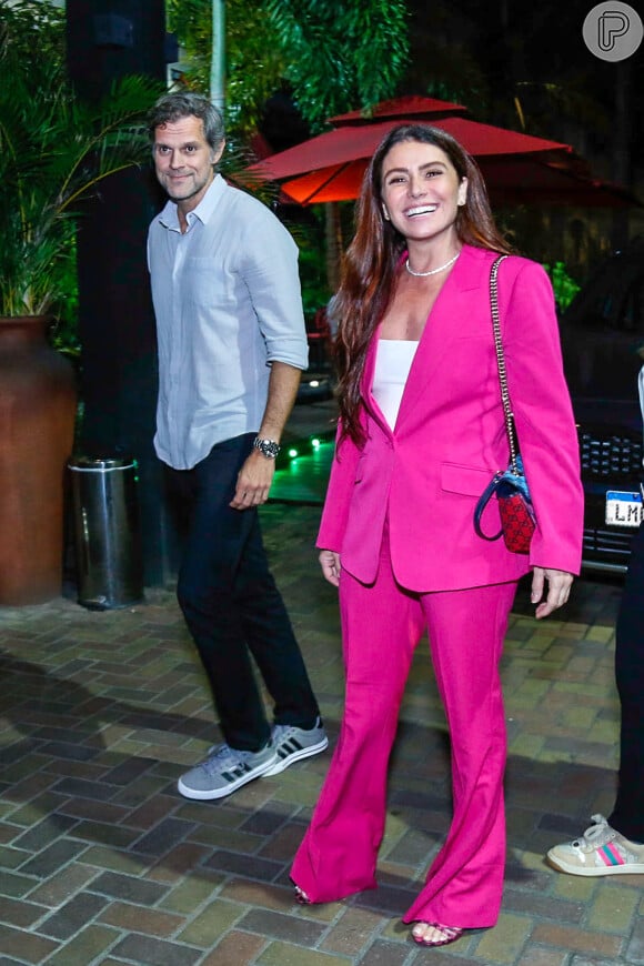 Giovanna Antonelli posou sorridente ao lado do marido, Leonardo Nogueira