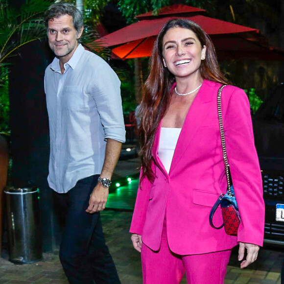 Giovanna Antonelli posou sorridente ao lado do marido, Leonardo Nogueira