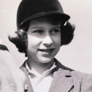 Fotos da Rainha Elizabeth II na infância têm sido usadas para comparar com a bisneta, Charlotte