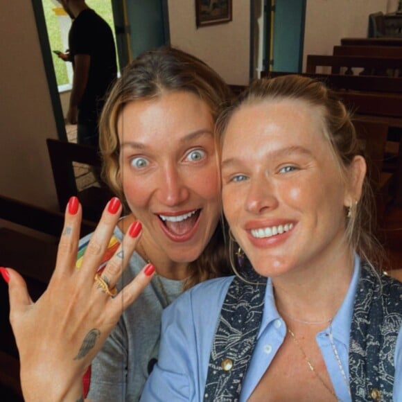 Fiorella Mattheis participou do casamento de Gabriela Pugliesi e Tulio Dek