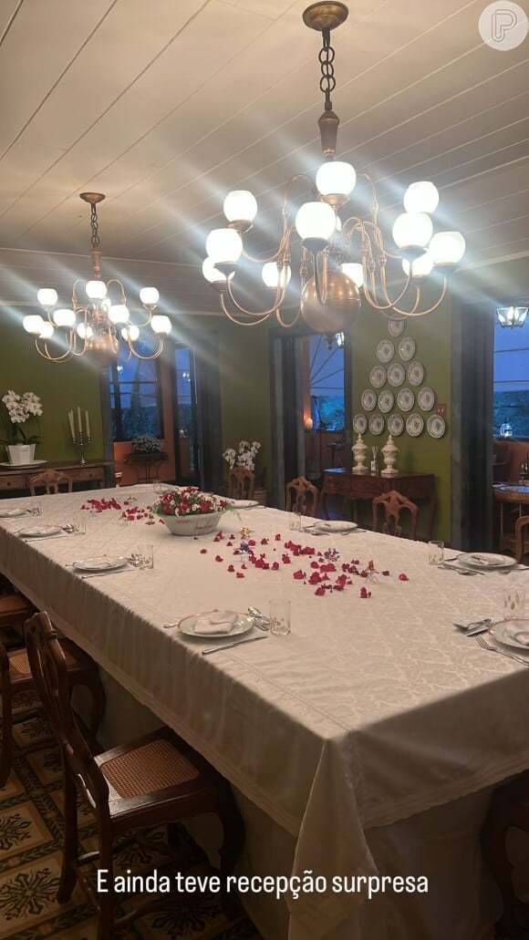 Gabriela Pugliesi e Tulio Dek celebraram o casamento com um jantar entre amigos