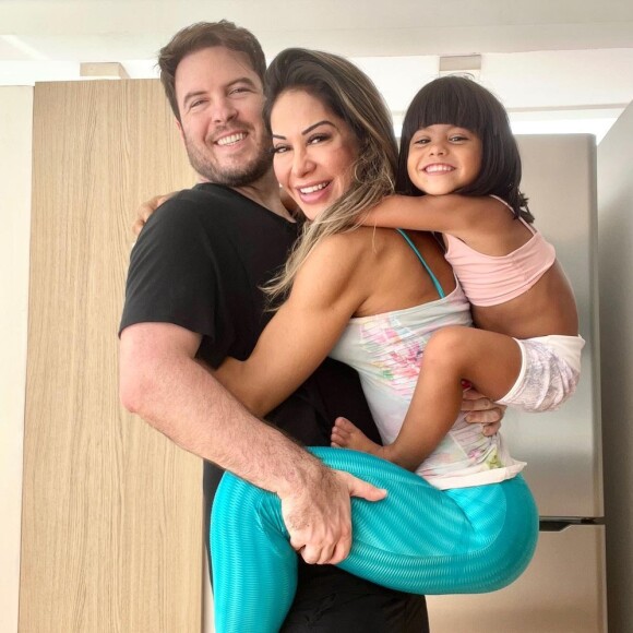 Maíra Cardi e Thiago Nigro assumiram o namoro no início do ano