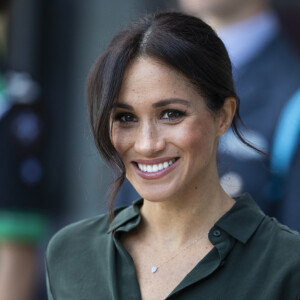 A ausência de Meghan Markle na coroação do Rei Charles III foi confirmada oficialmente nesta quarta-feira (12)