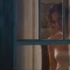 Jennifer Lopez interpreta uma professora que é perseguida por seu vizinho no filme 'O garoto da casa ao lado'