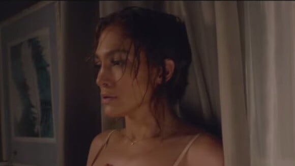 Jennifer Lopez sobre cena de sexo em 'O garoto da casa ao lado': 'Constrangedor'