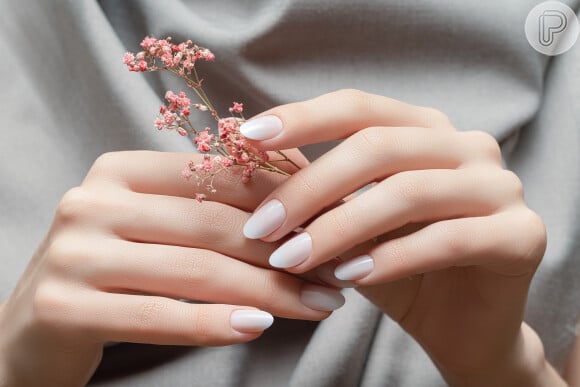 Milk bath nails conquistaram fãs em todo o mundo pela delicadeza dessa combinação