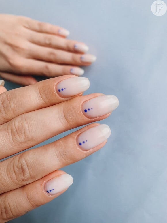 Milk bath nails são perfeitas para quem ama o mood minimalista das unhas