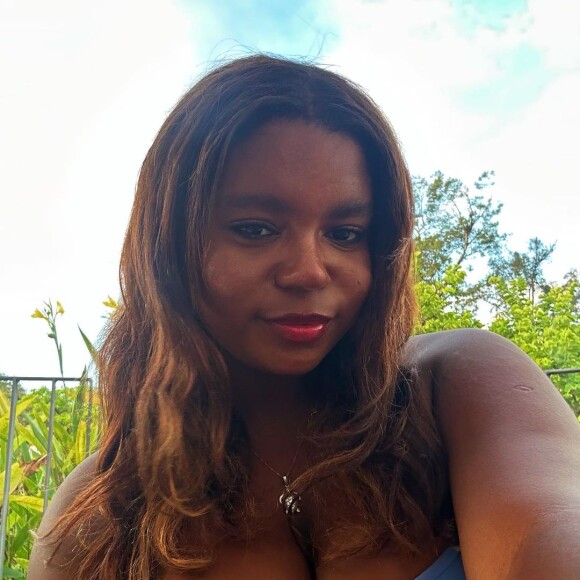 Filha de Gloria Maria, Maria Matta tem 15 anos