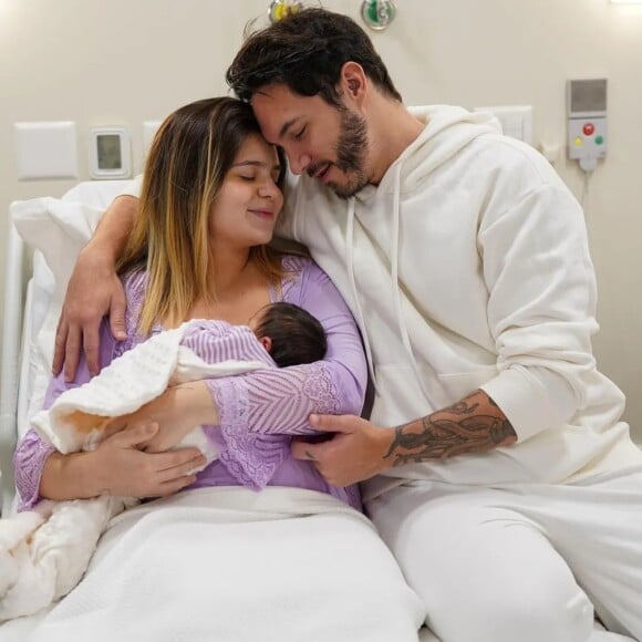 Lua, filha de Viih Tube e Eliezer, nasceu no dia 09 de abril de 2023