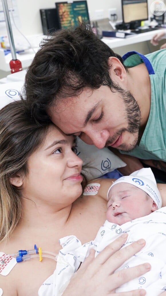 Viih Tube também mostrou a primeira foto da filha no dia do nascimento