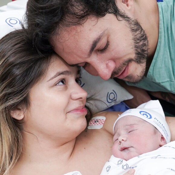 Viih Tube também mostrou a primeira foto da filha no dia do nascimento