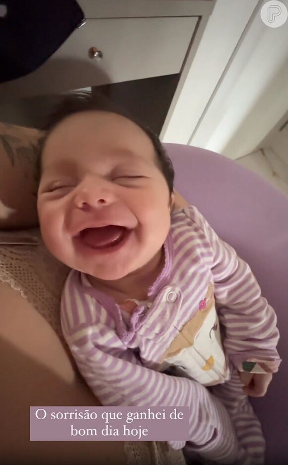 Viih Tube mostrou a filha sorrindo