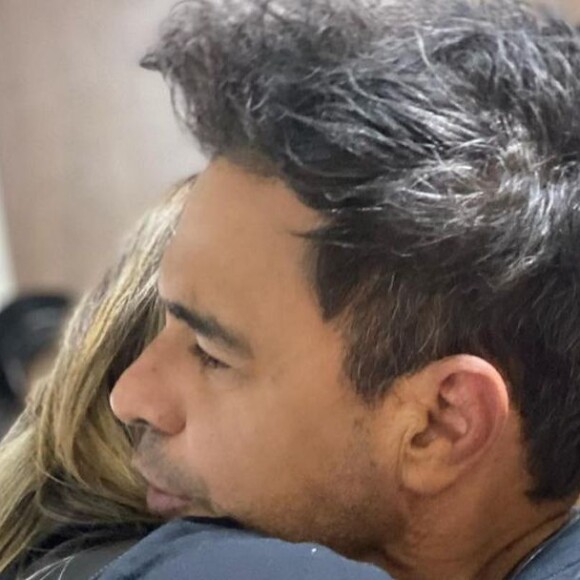 Marília Mendonça chorou em cima do palco ao conhecer Zezé Di Camargo
