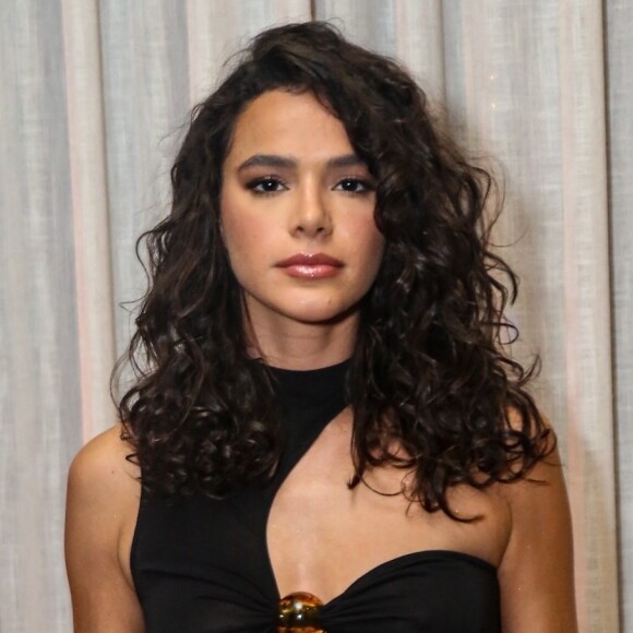 Bruna Marquezine será a primeira protagonista latina nos filmes da DC Comics