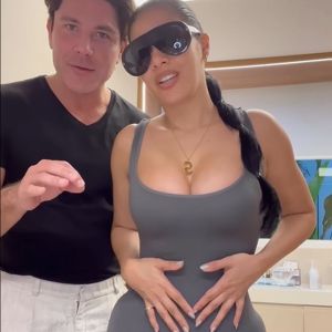 Internautas questionaram o motivo de Simaria sempre usar o mesmo tipo de look, justo