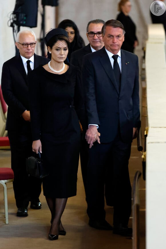 Jair e Michelle Bolsonaro estão vivendo em uma casa alugada em Brasília. No entanto, a mansão não tem sido do agrado do político