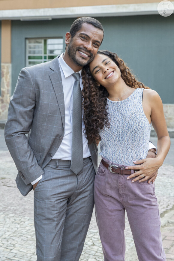 Após muitas brigas, Jenifer (Bella Campos) revela à mãe, Sol (Sheron Menezzes), que sabe que ela foi vítima de abuso sexual por Theo (Emilio Dantas) na juventude, na novela 'Vai na Fé'