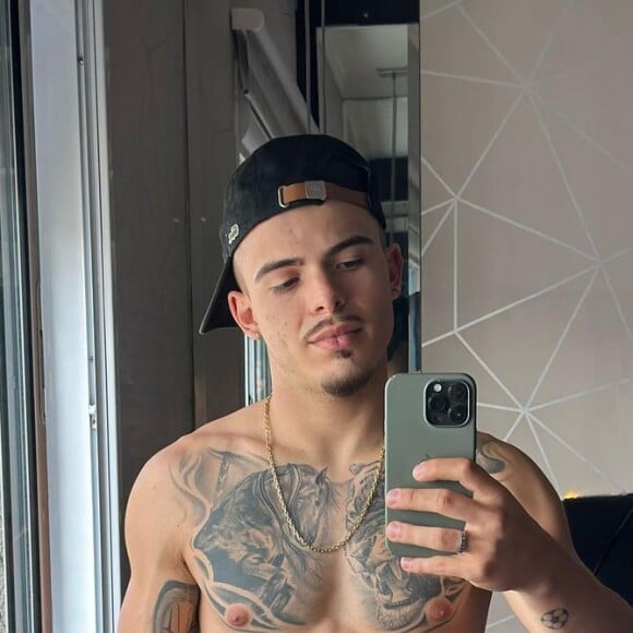 Thomaz Costa veio a público se pronunciar sobre a denúncia feita por Tati Zaqui, sua ex-namorada