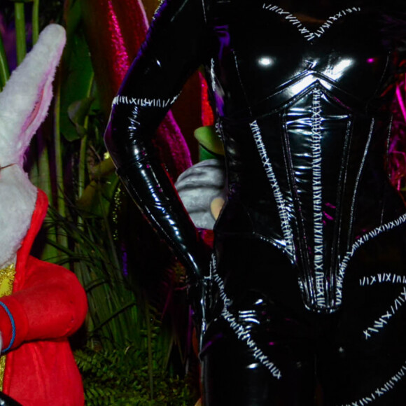 Mulher-Gato, Jade Picon elegeu uma fantasia toda preta e ousada para a festa