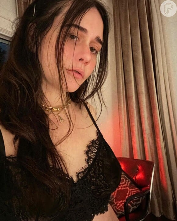 Alessandra Negrini adora publicar selfies em seu perfil no Instagram.